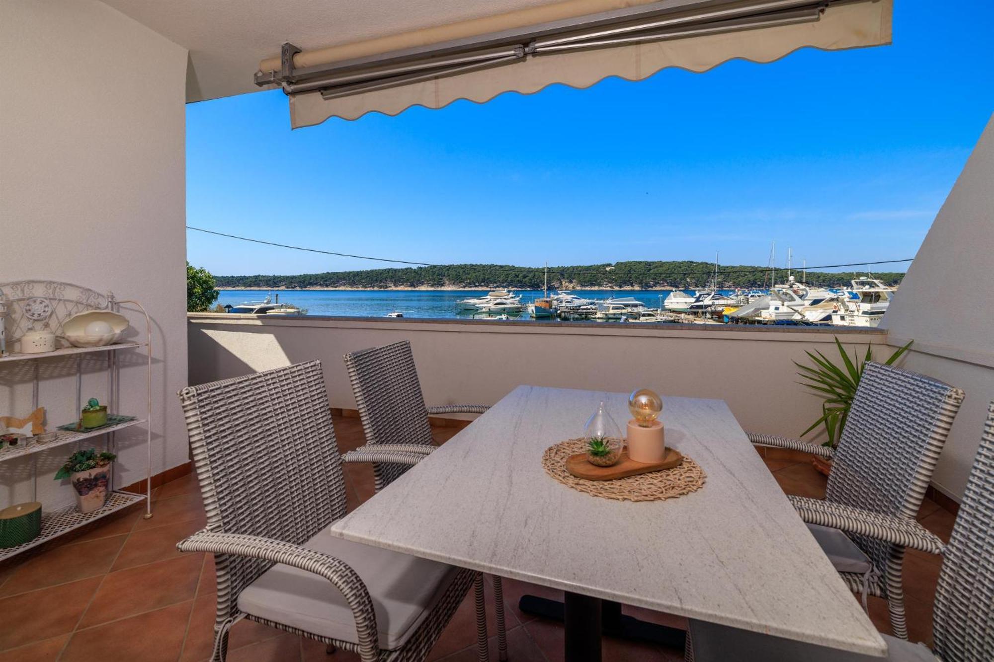 Apartments Near The Sea Barbat Barbat na Rabu Exterior foto